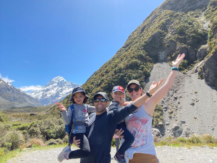 A family on a mountain trail at Aoraki